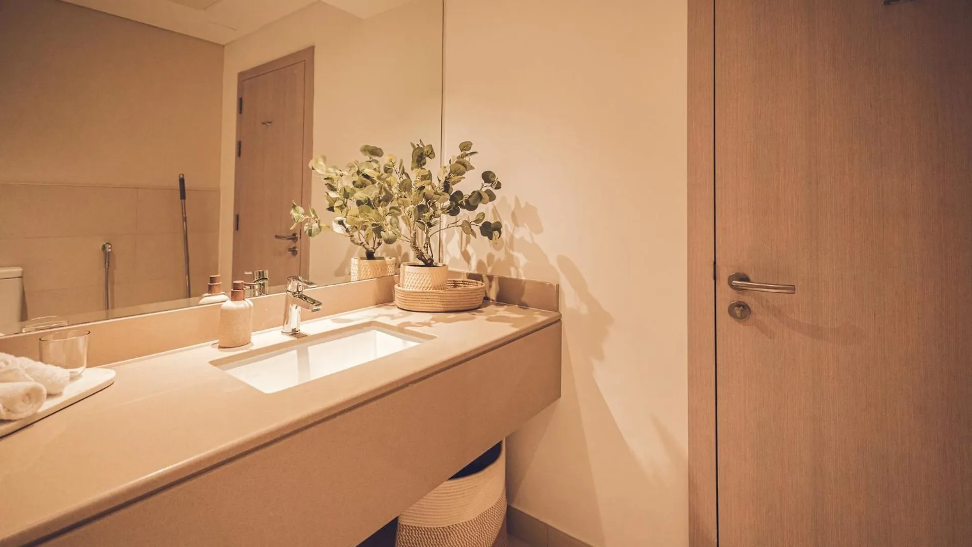 شقة Voyage'S Stylish 1Br At Waters Edge أبو ظبي 0*,